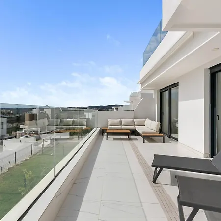 Azata Delmare 2463 *