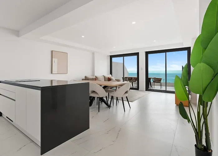 Azata Delmare 2463 *