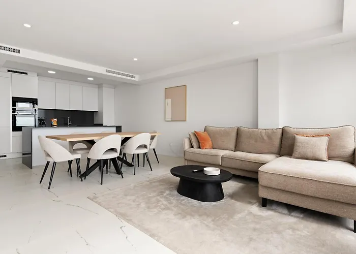 Azata Delmare 2463 * Estepona